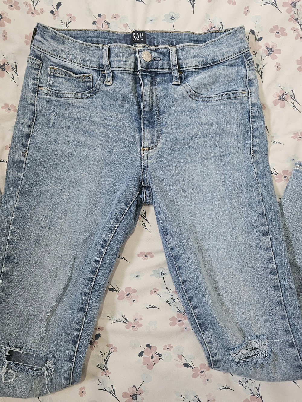 GAP Light Blue Distressed Cropped Jeans